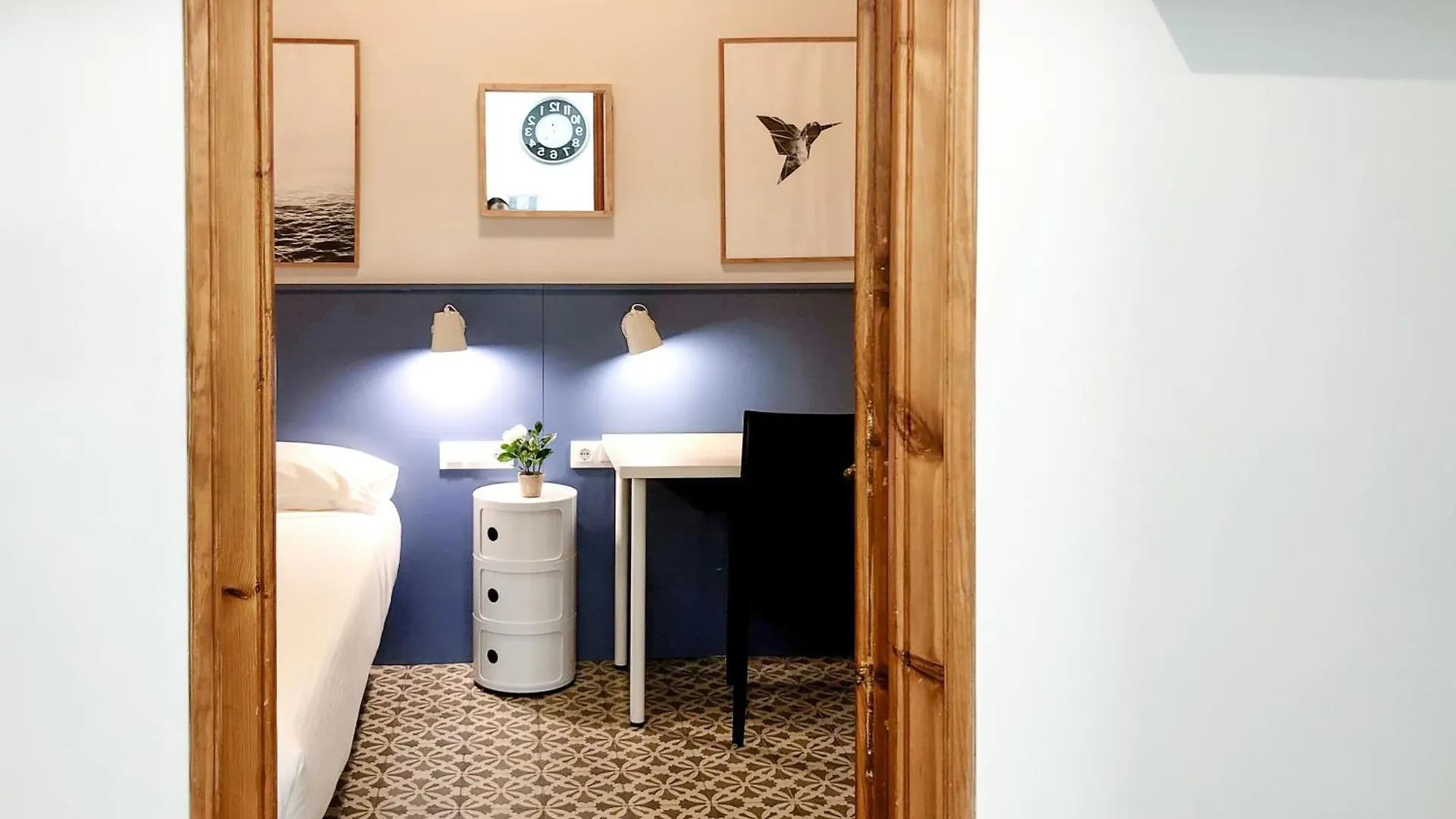 Central Apartments Barcellona Spagna