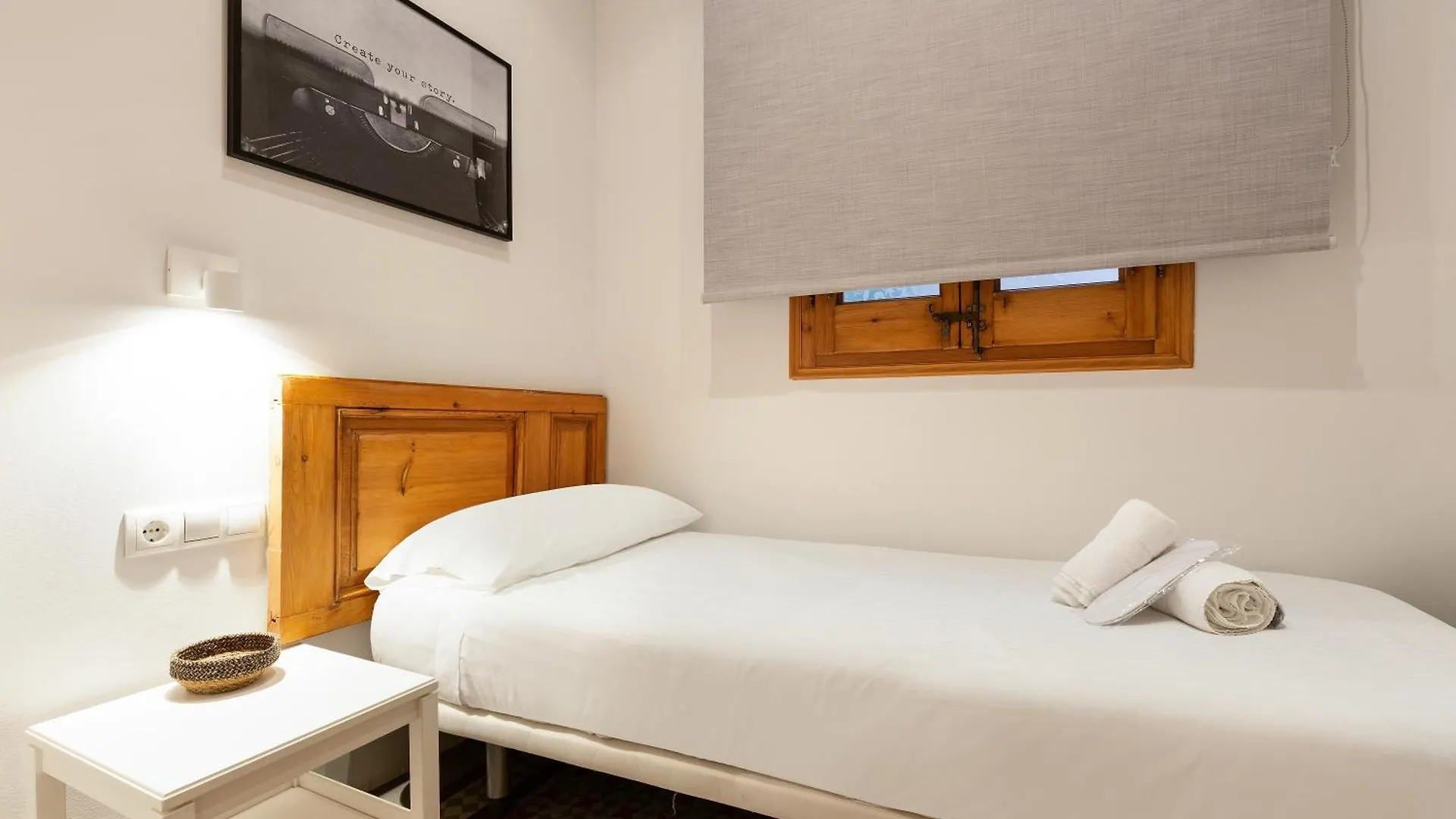 Central Apartments Barcellona Spagna